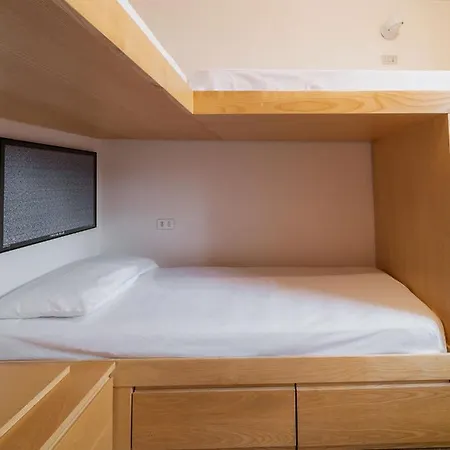 Apartment Mandron Charming And Central *